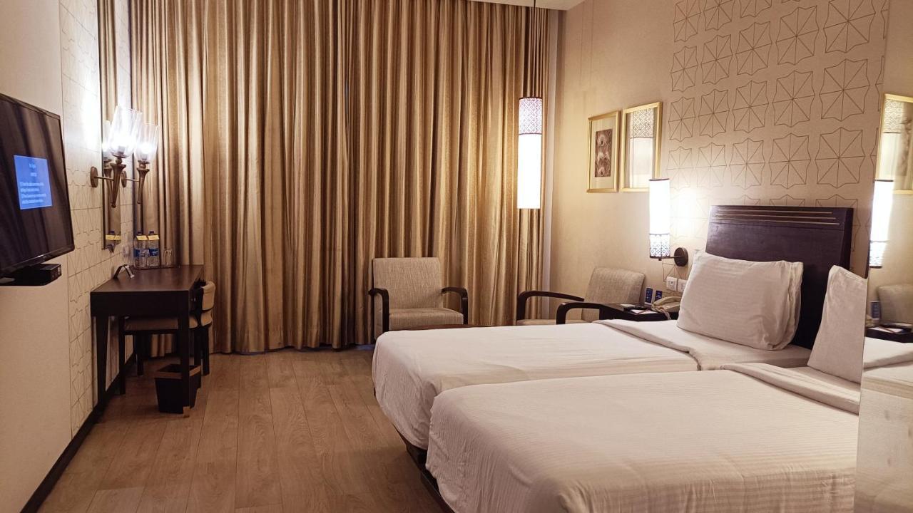 Hotel Marasa Sarovar Premiere à Tirupati Extérieur photo