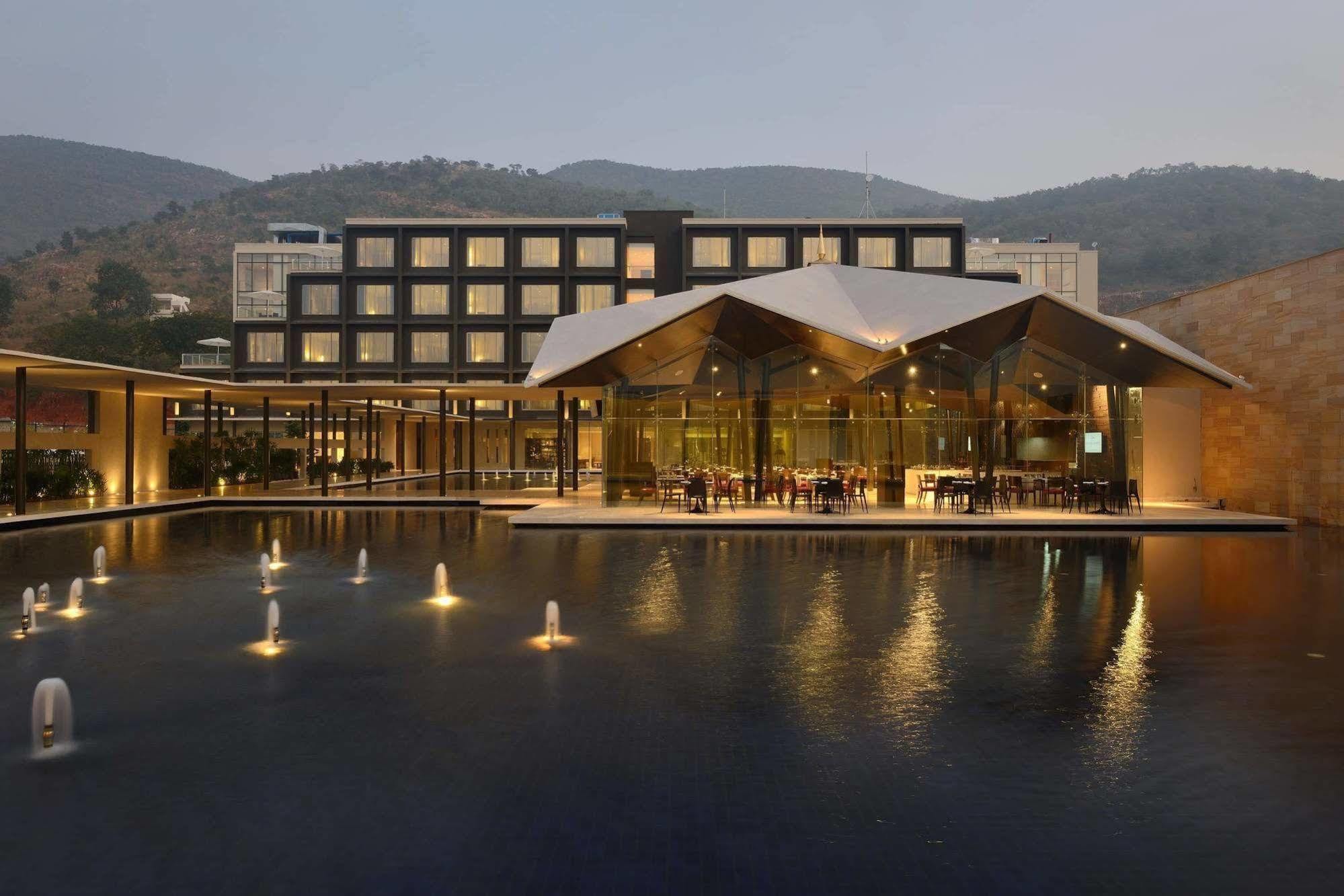 Hotel Marasa Sarovar Premiere à Tirupati Extérieur photo